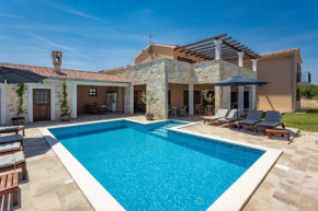 Villa Cirka in Central Istria for 14 persons with Pool Heating & pool table
